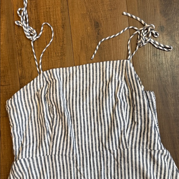 Old Navy Black and White Striped Mini Dress - Picture 6 of 11